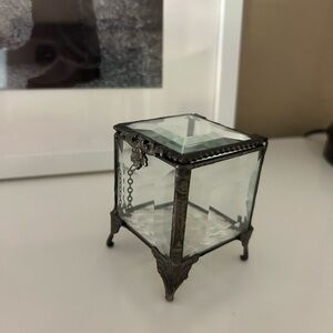 Vintage jewelry box for ring or whatever you choose